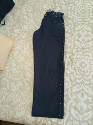 Pantalón vaquero Bershka tachuelas