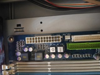 Placa Base Gigabyte GA-MA790FXT-UD5P