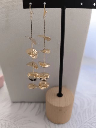 Pendientes dorados largos
