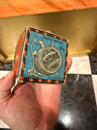 Voltímetro antiguo