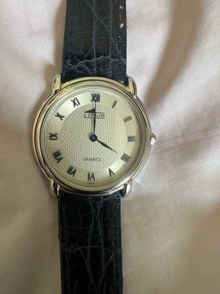 Reloj Lotus Esfera Plateada Correa Azul