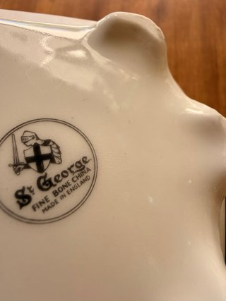 Jarra vintage St George porcelana inglesa 17x15