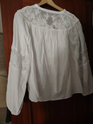 Blusa blanca bordada