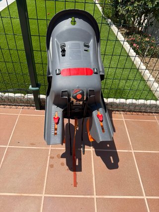 Silla bici infantil gris y naranja