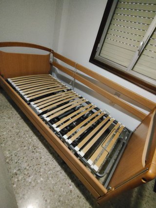 Cama eléctrica articulada.