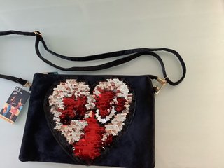 Bolso niña corazón lentejuelas rojo y negro