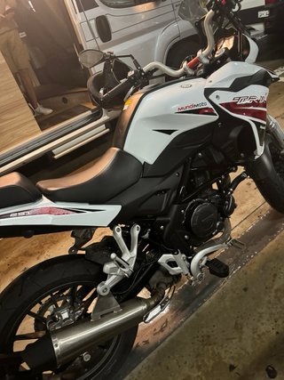 Benelli TRK 251 Advance