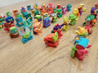 Muñecos SuperZings