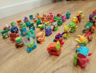 Muñecos SuperZings