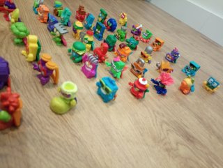 Muñecos SuperZings