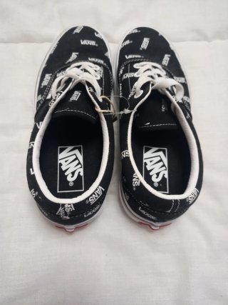 ZAPATILLAS MARCA VANS TALLA 34.5 NEGRAS NUEVAS