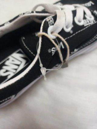 ZAPATILLAS MARCA VANS TALLA 34.5 NEGRAS NUEVAS