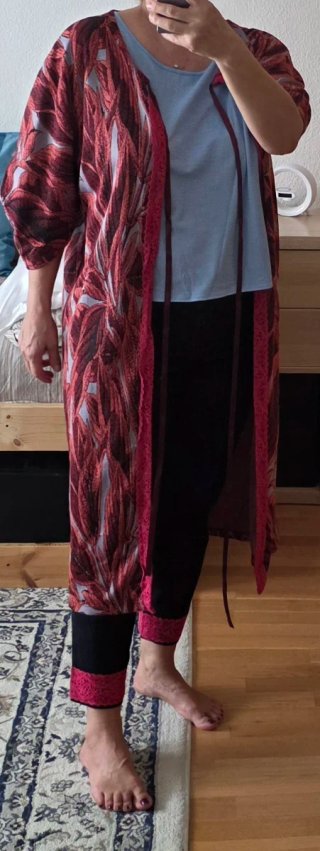 Conjunto 3 piezas: pantalón, camiseta y kimono