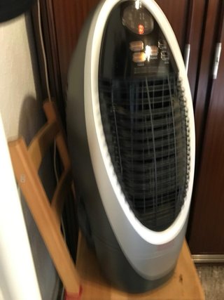 Ventilador Evaporativo Blanco y Beige con 10 litro