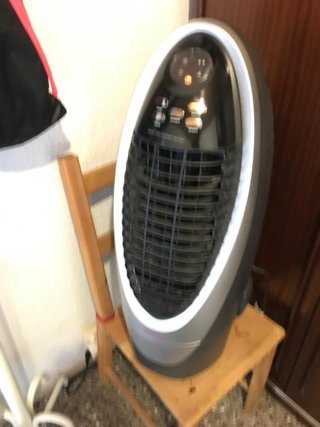 Ventilador Evaporativo Blanco y Beige con 10 litro