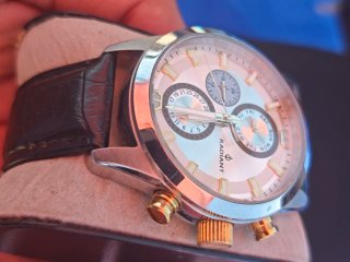 Reloj Radiant