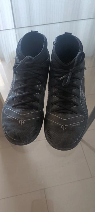 Botas de fútbol Nike niño negras