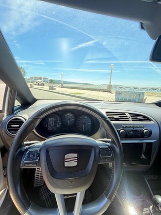 SEAT Leon Cupra 2011