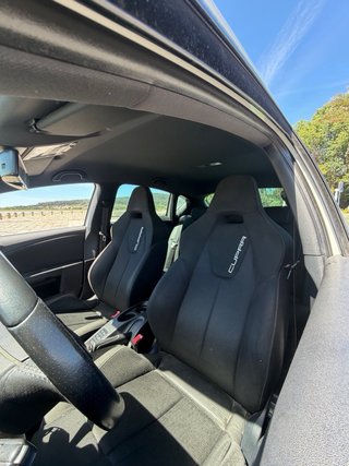 SEAT Leon Cupra 2011