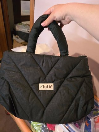 Bolso Flufié negro acolchado