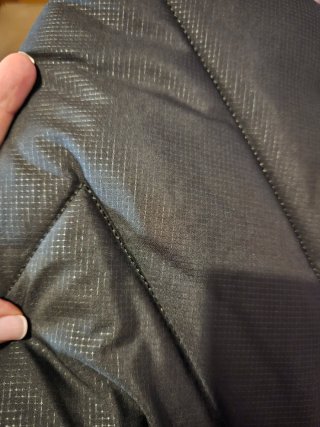 Bolso Flufié negro acolchado