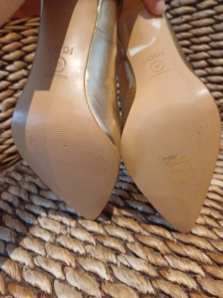 Zapatos Lodi dorados talla 38