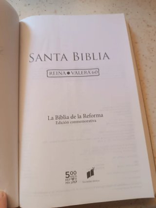Santa Biblia edición conmemorativa