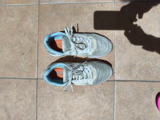 Zapatillas HOFF grises y blancas, poco uso.