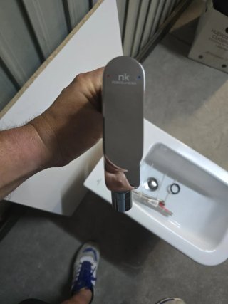 Bidé Porcelanosa NK + Grifo