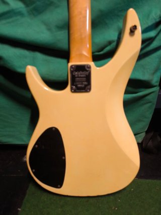 Bajo Eléctrico Ovation Celebrity