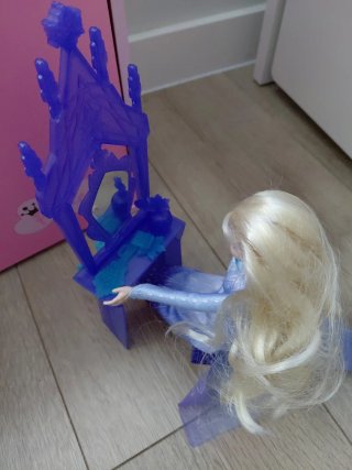 Muñeca Elsa Frozen Disney y accesorios