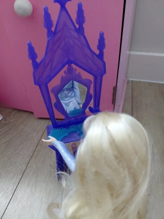 Muñeca Elsa Frozen Disney y accesorios