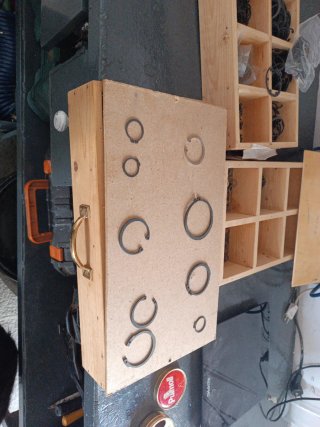 Clips de retención con caja o sin caja  precio