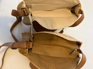 2 Bolsos Redondos de Paja Verano