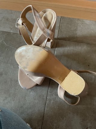 Zapatos de tacón beige talla 38