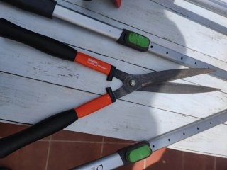 Set Cortacésped Eléctrico y Tijeras Jardín