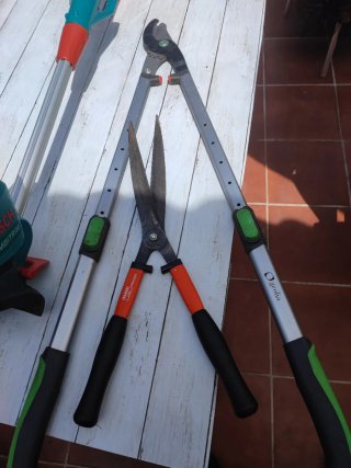 Set Cortacésped Eléctrico y Tijeras Jardín