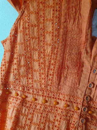 CONJUNTO DE TRES CAMISAS.