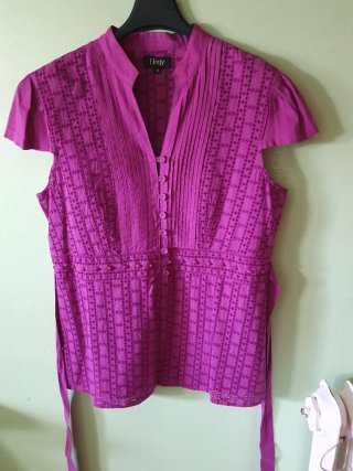 CONJUNTO DE TRES CAMISAS.