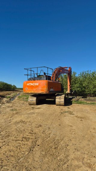 Excavadora Hitachi 210