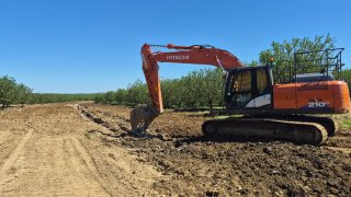 Excavadora Hitachi 210