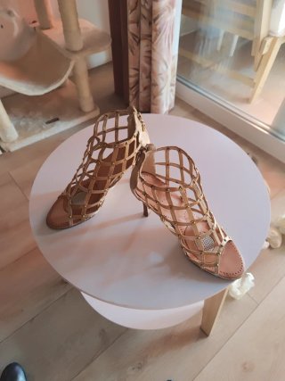 Sandalias doradas de tacón, talla 39