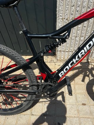 Bicicleta Rockrider Negra y Roja