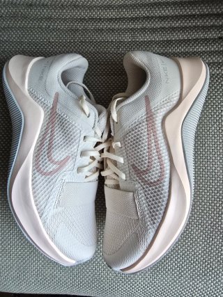 Nike MC Trainer 2 Talla 37.5 Beige/Rosa