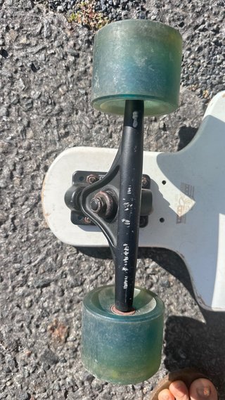 Longboard Sotony con diseño geométrico