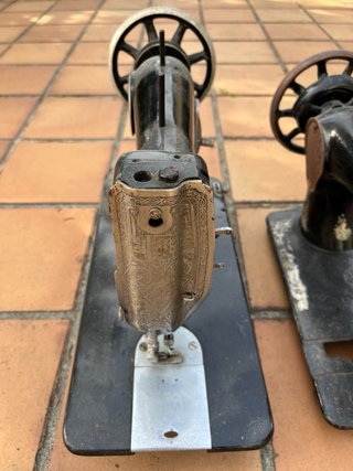 Máquinas de coser antiguas (2 unidades)