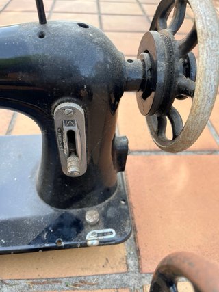 Máquinas de coser antiguas (2 unidades)
