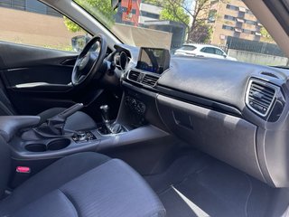 Mazda 3 Blanco 1.5 gasolina 100 cv año 2015