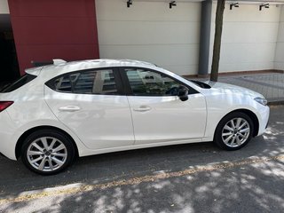 Mazda 3 Blanco 1.5 gasolina 100 cv año 2015