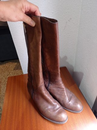 Botas de piel marrones, caña alta .